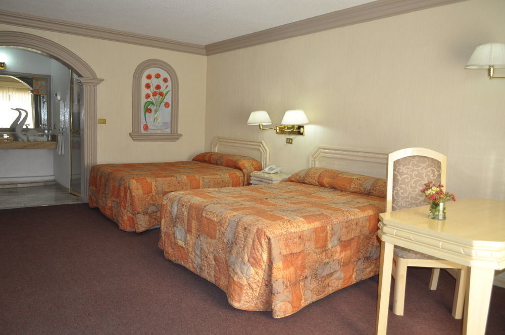 Hotel Flamingo Irapuato Esterno foto